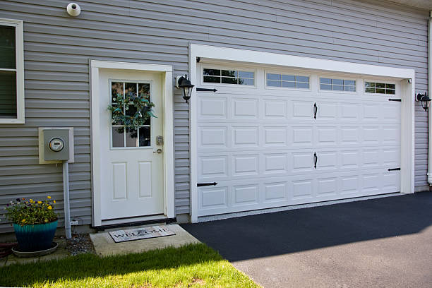 24/7 Emergency Garage Door Panel Replacement experts in Macoupin County County, IL